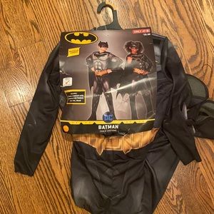 Batman costume size small (3-4 yrs)